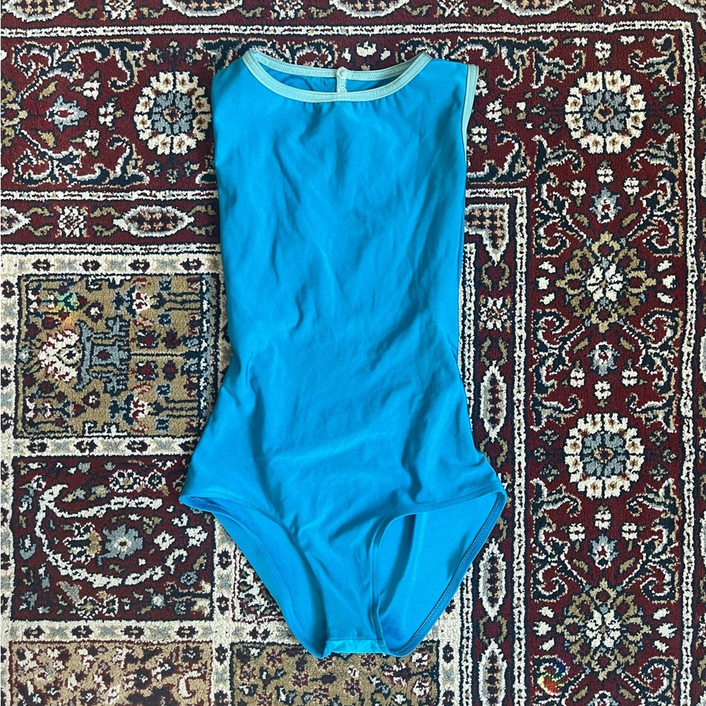 Yumiko Larissa Leotard